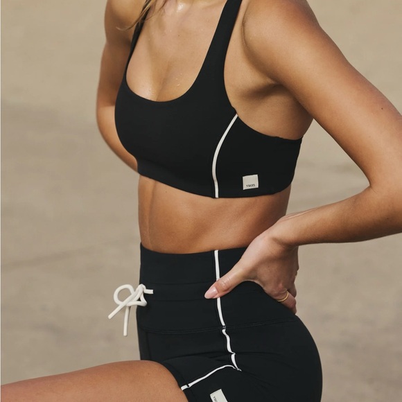 Vuori Other - Black Athletic Scoop Sports Bra with White Piping